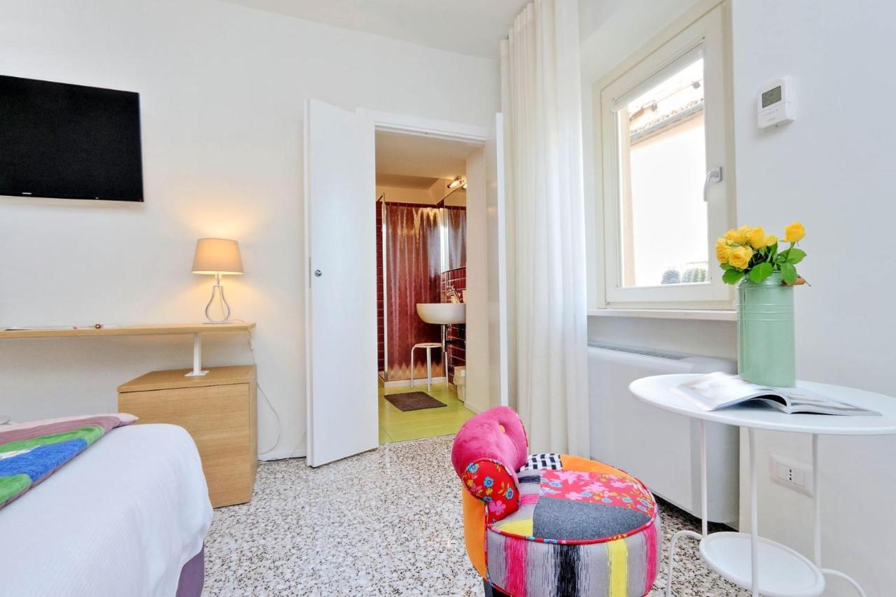 Guest House Viaroma San Severino Marche Extérieur photo